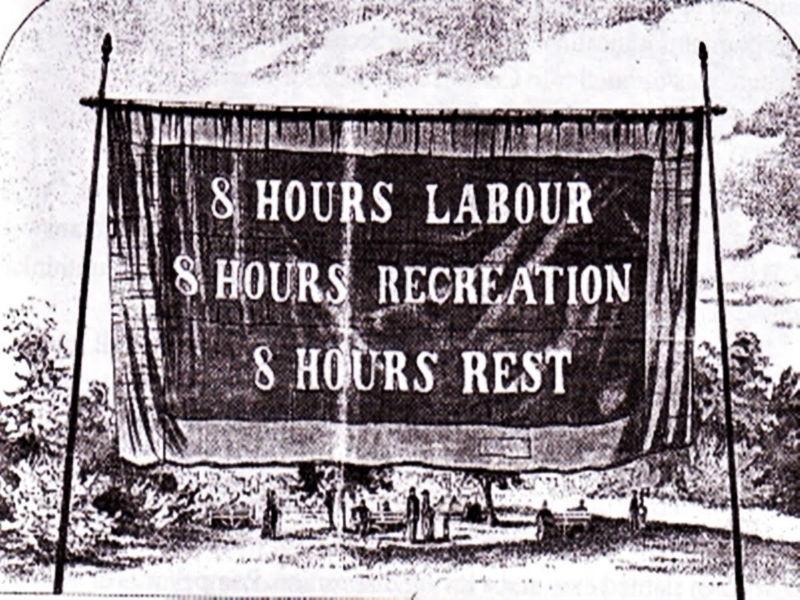 Uma das reivindicações da greve de Chicago em 1886 foi a redução da jornada de trabalho de 13h para 8h diárias. Data do evento foi escolhida como o Dia do Trabalho. Uma das reivindicações da greve de Chicago em 1886 foi a redução da jornada de trabalho de 13h para 8h diárias. Data do evento foi escolhida como o Dia do Trabalho.