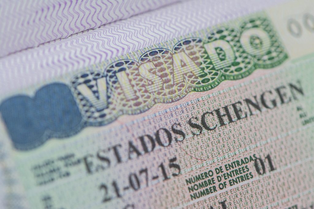 Chamado de "minivisto", o Etias visa aumentar a segurança na Europa. As informações cadastradas no sistema serão analisadas em bancos de dados da União Europeia e de órgãos internacionais, para determinar se há razões para o não ingresso do visitante em um país.