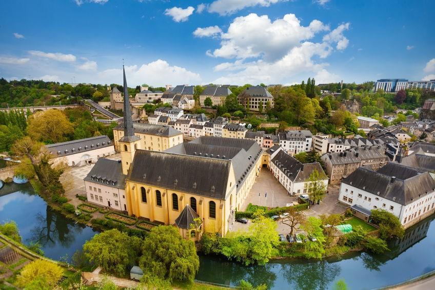 São seis os documentos que devem ser apresentados ao consulado de Luxemburgo para obter a cidadania do país.