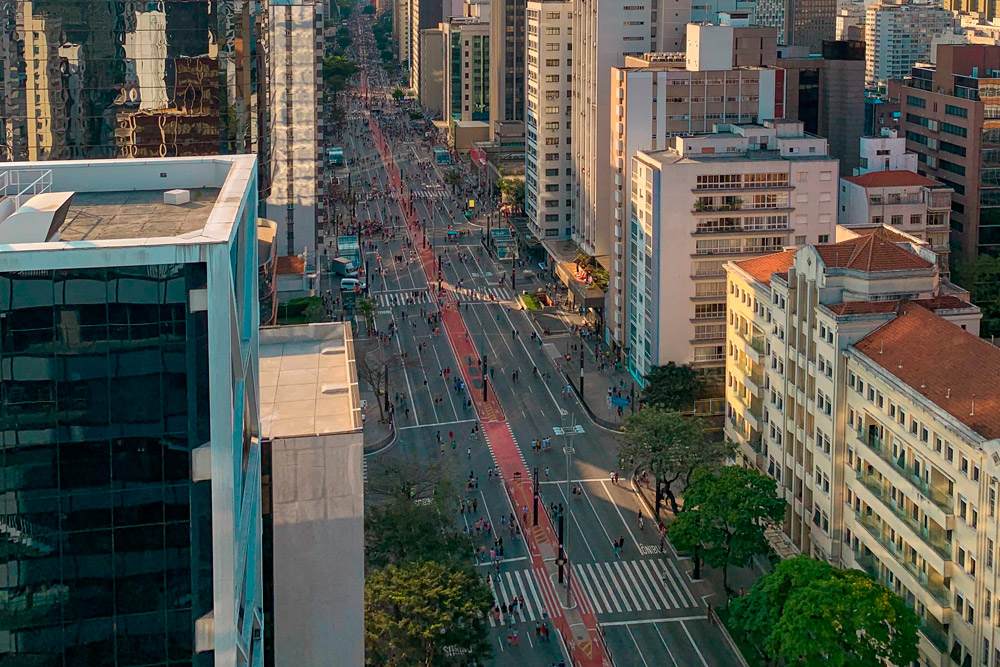 Desde o início do ano passado, a Traduzca está fisicamente presente na maior cidade brasileira. A unidade São Paulo da Traduzca abriu as portas em fevereiro de 2020 na avenida Paulista, um dos endereços mais conhecidos da cidade. Com mais de 20 anos de história no mercado de tradução, este é um importante passo rumo à consolidação da marca no centro do país.