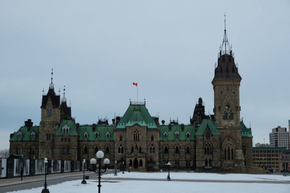 Imagem de igreja em Ottawa para ilustrar conteúdo sobre os diferenciais de Ottawa para o seu intercâmbio